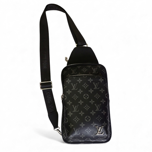 LO-UI-S VI-UTT-ION BAG