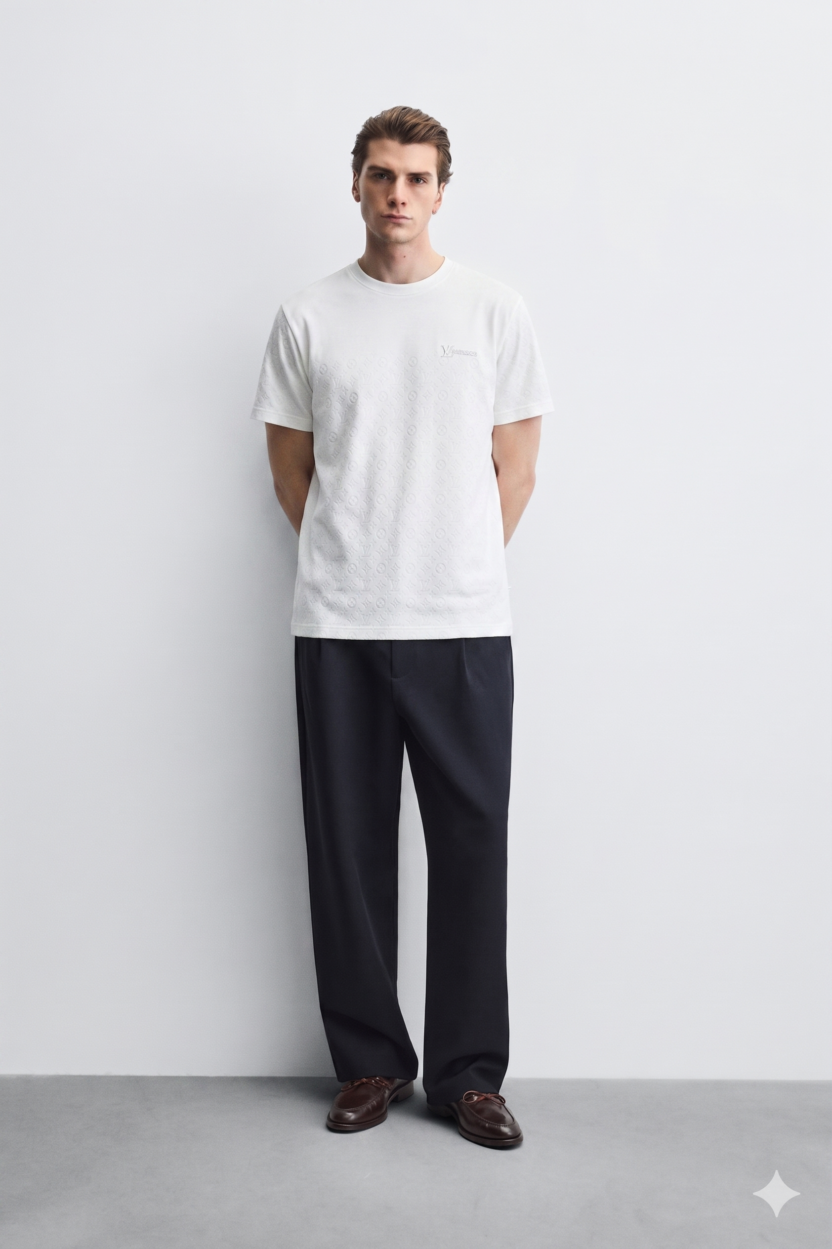 L-ou-i V-toin T-shirt.