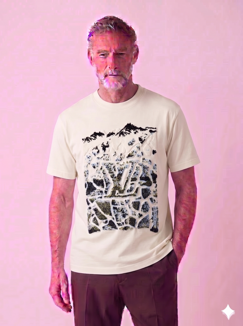 Lo-ui-s Vui-to-n  T-SHIRT.