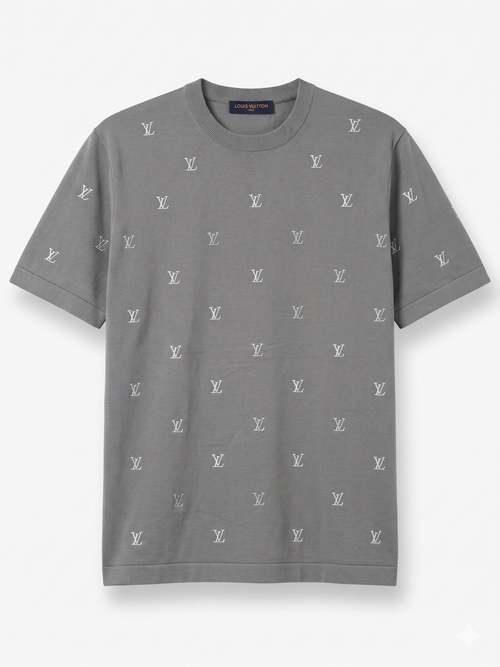L-oui-s V-u-iton t-shirt.