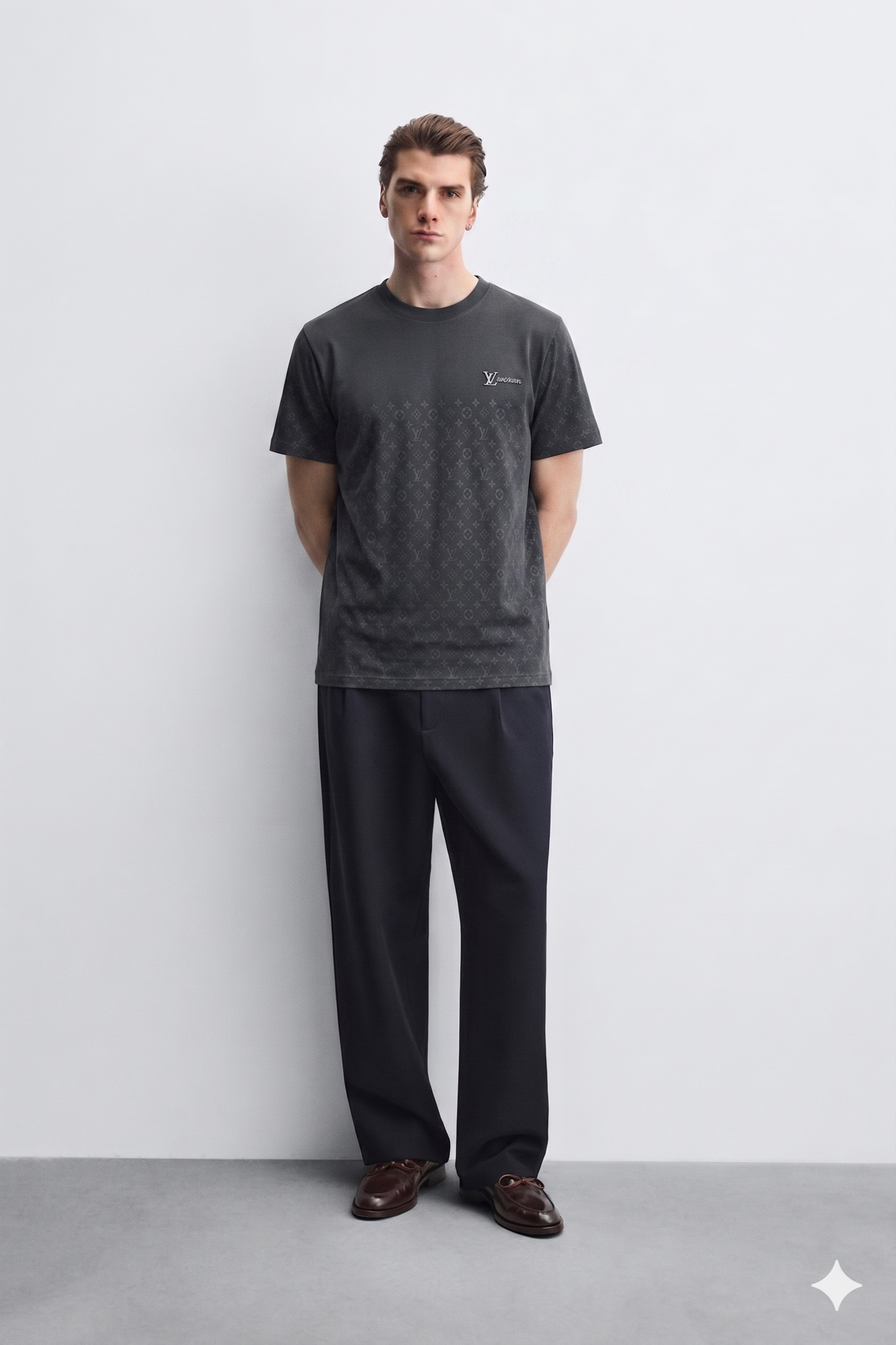 L-ou-i V-toin T-shirt.