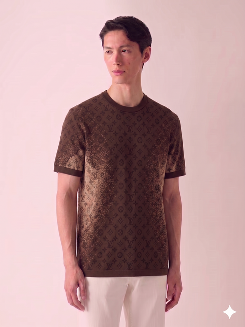 L-o-u-i-s V-u-it-on T-SHIRT.