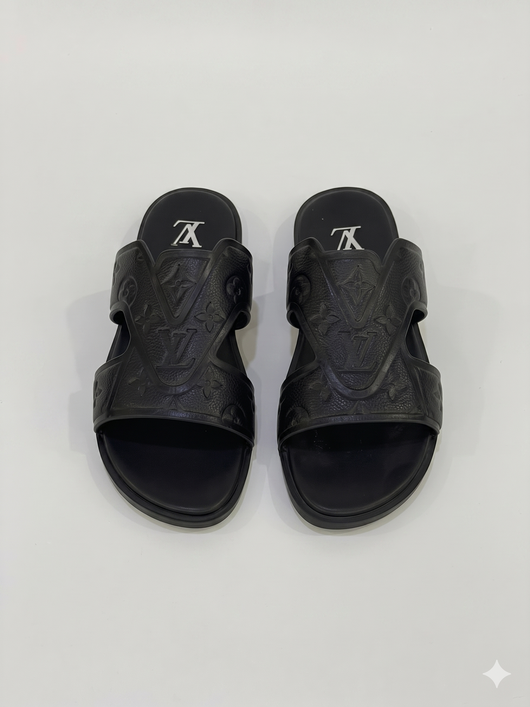 L-ou-i V-toin SLIPPER