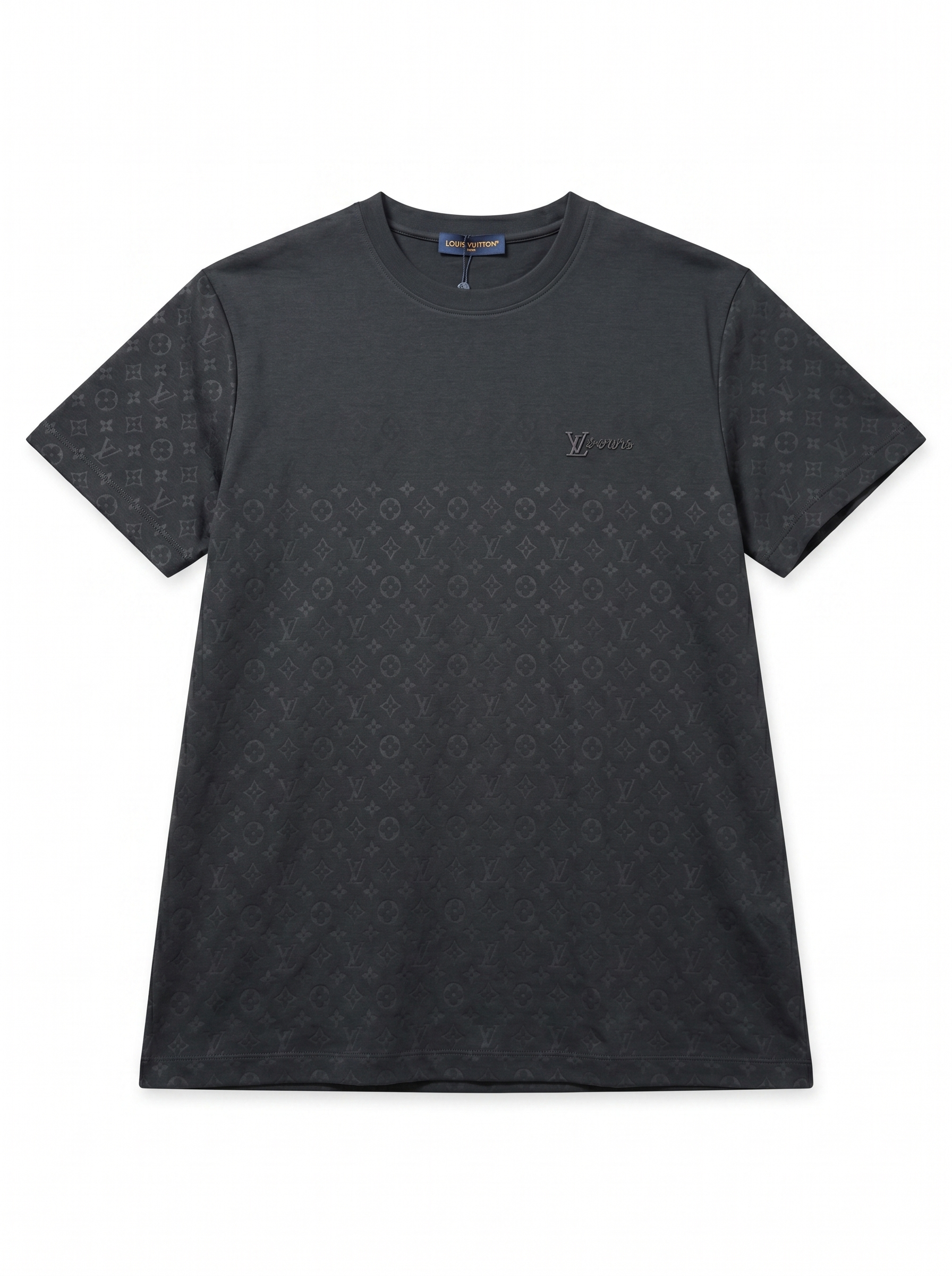 L-ou-i V-toin T-shirt.