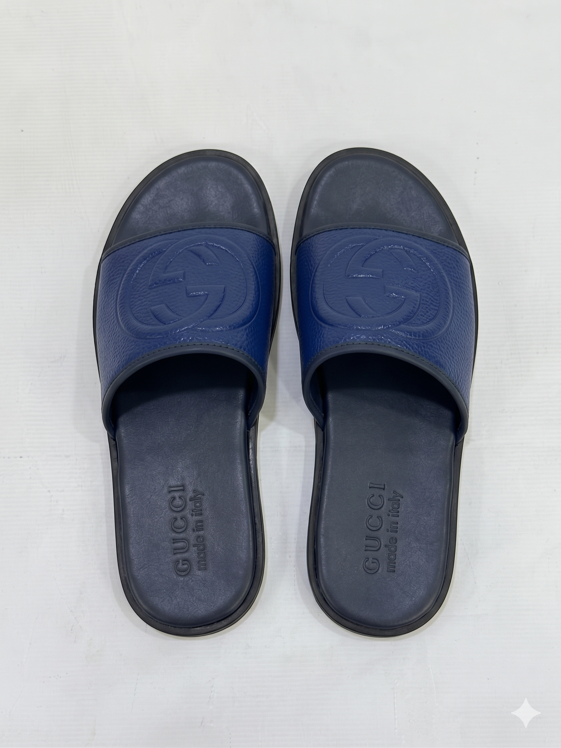 G-U--C-I SLIPPER