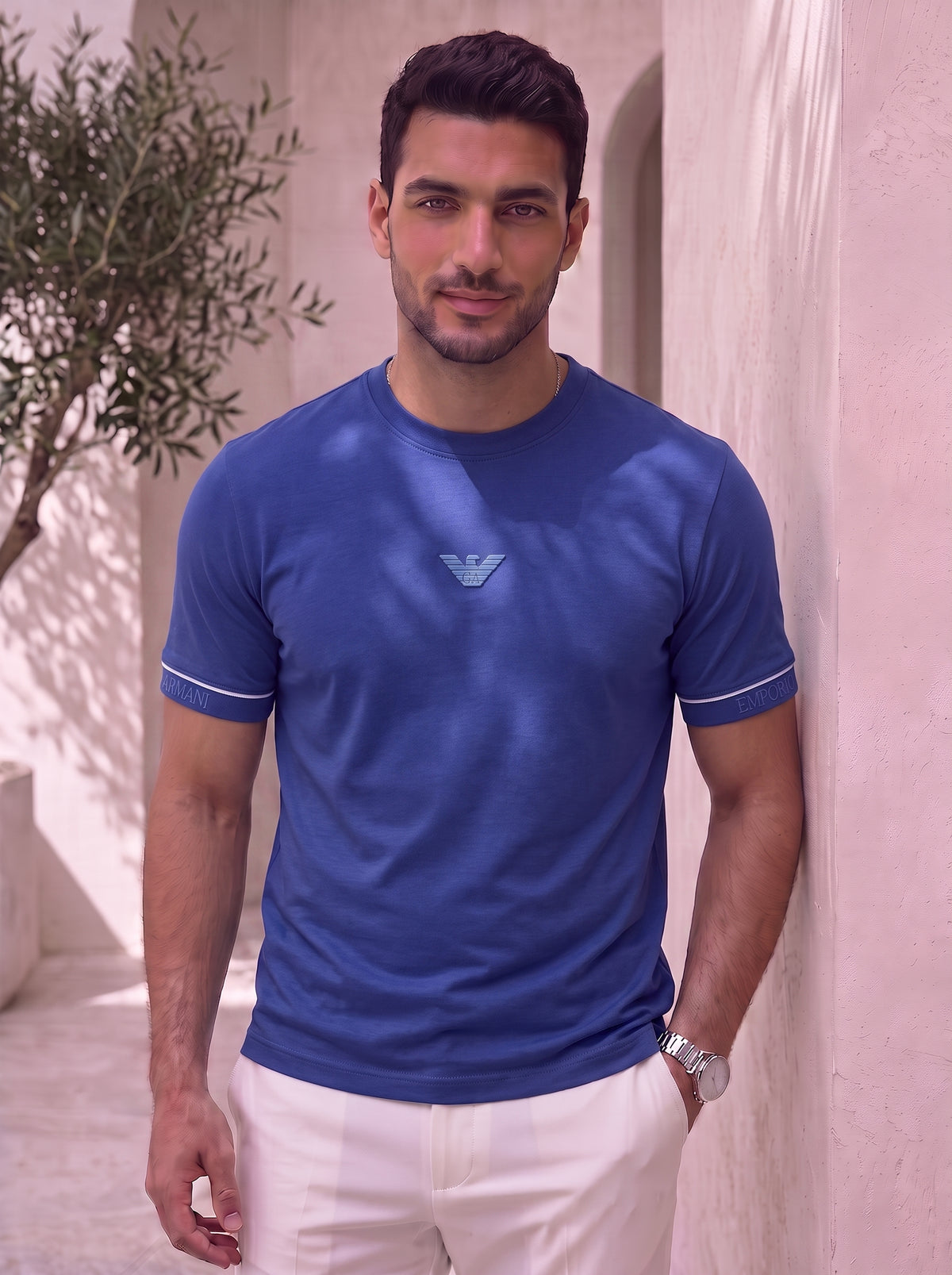 ARMANA T-shirt.