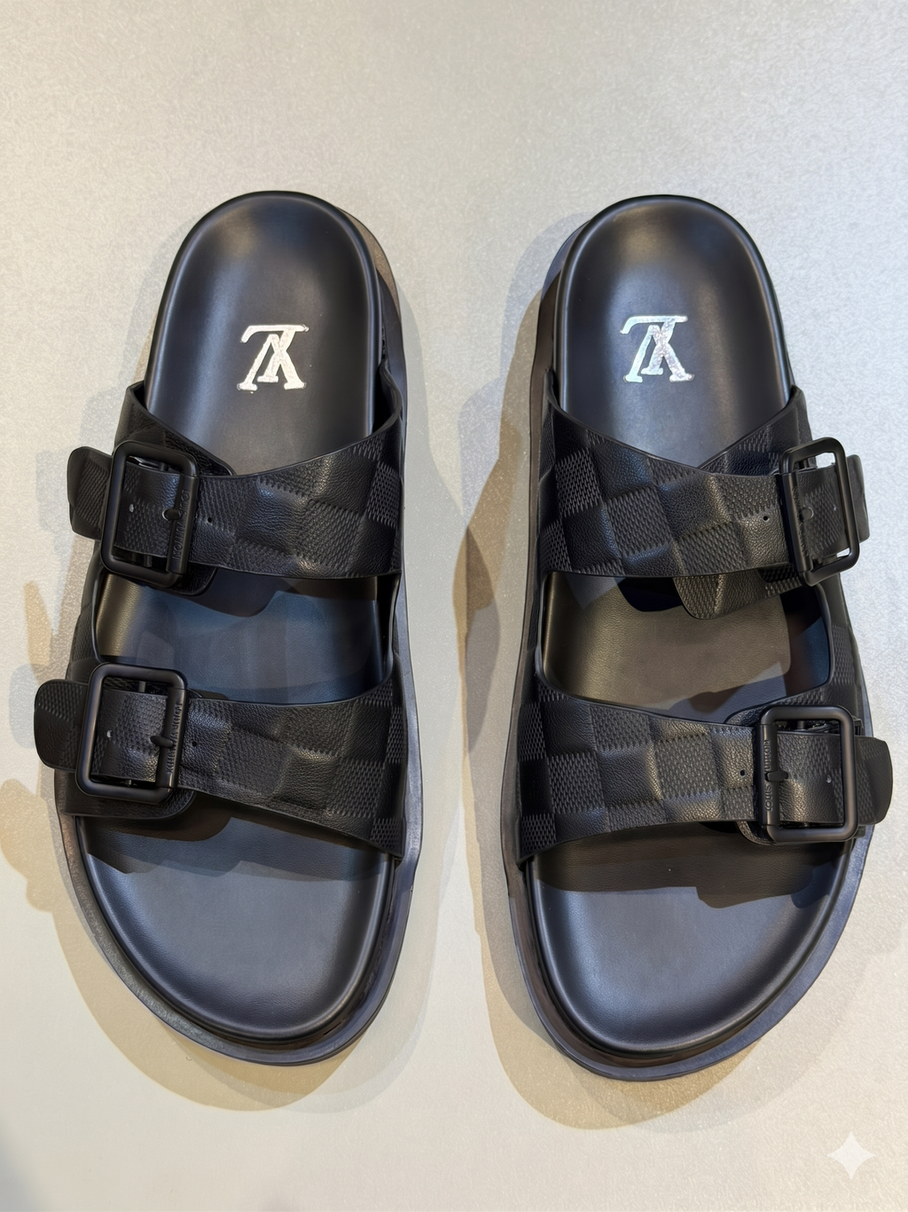 Lou-is vui-ton SLIPPER