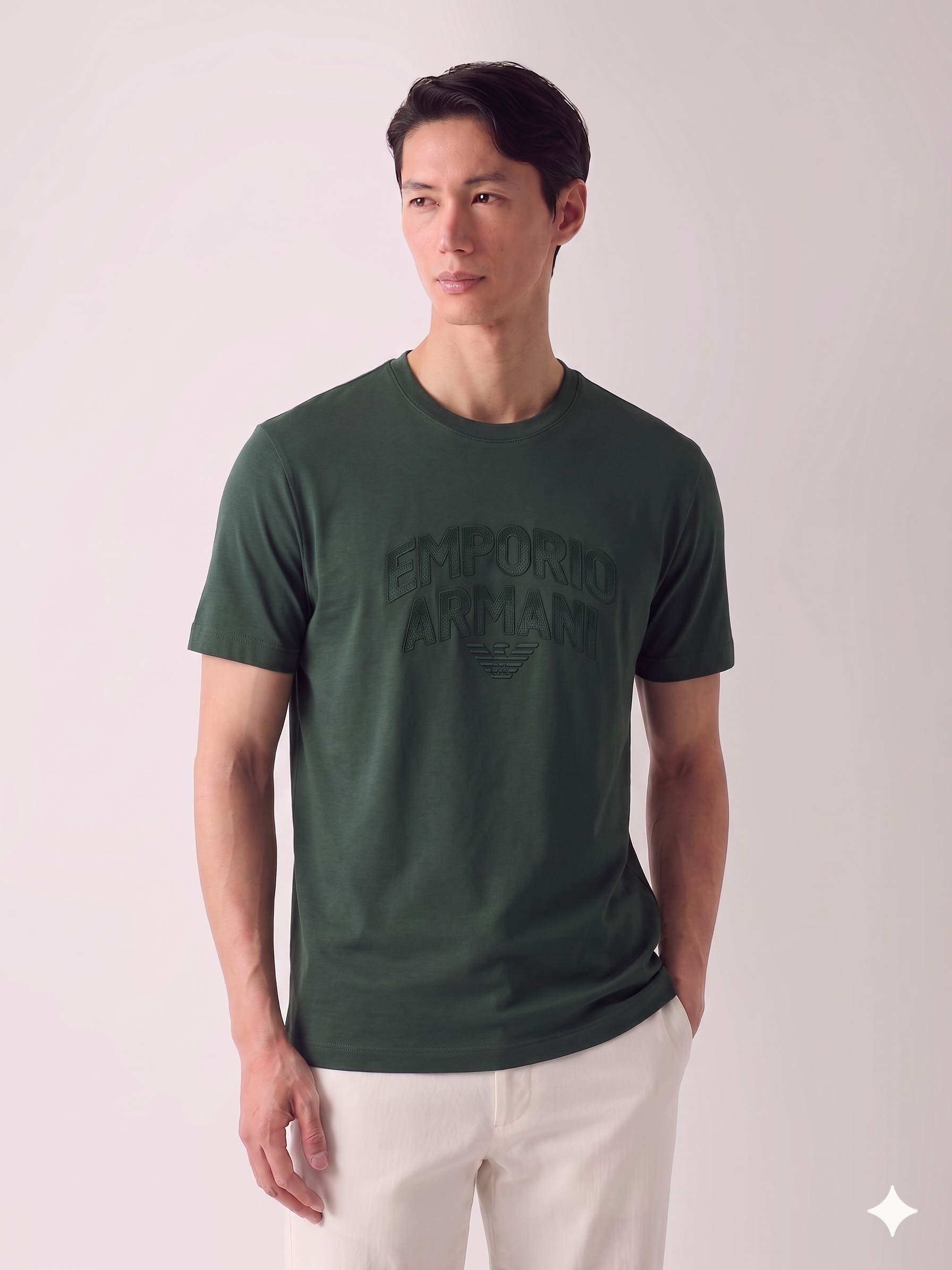Emporio Armani T-SHIRT.