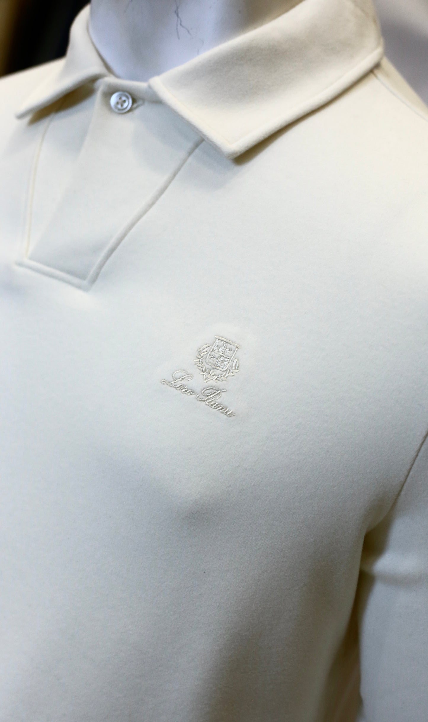 L-o-r-o p-*-a-n-a pullover