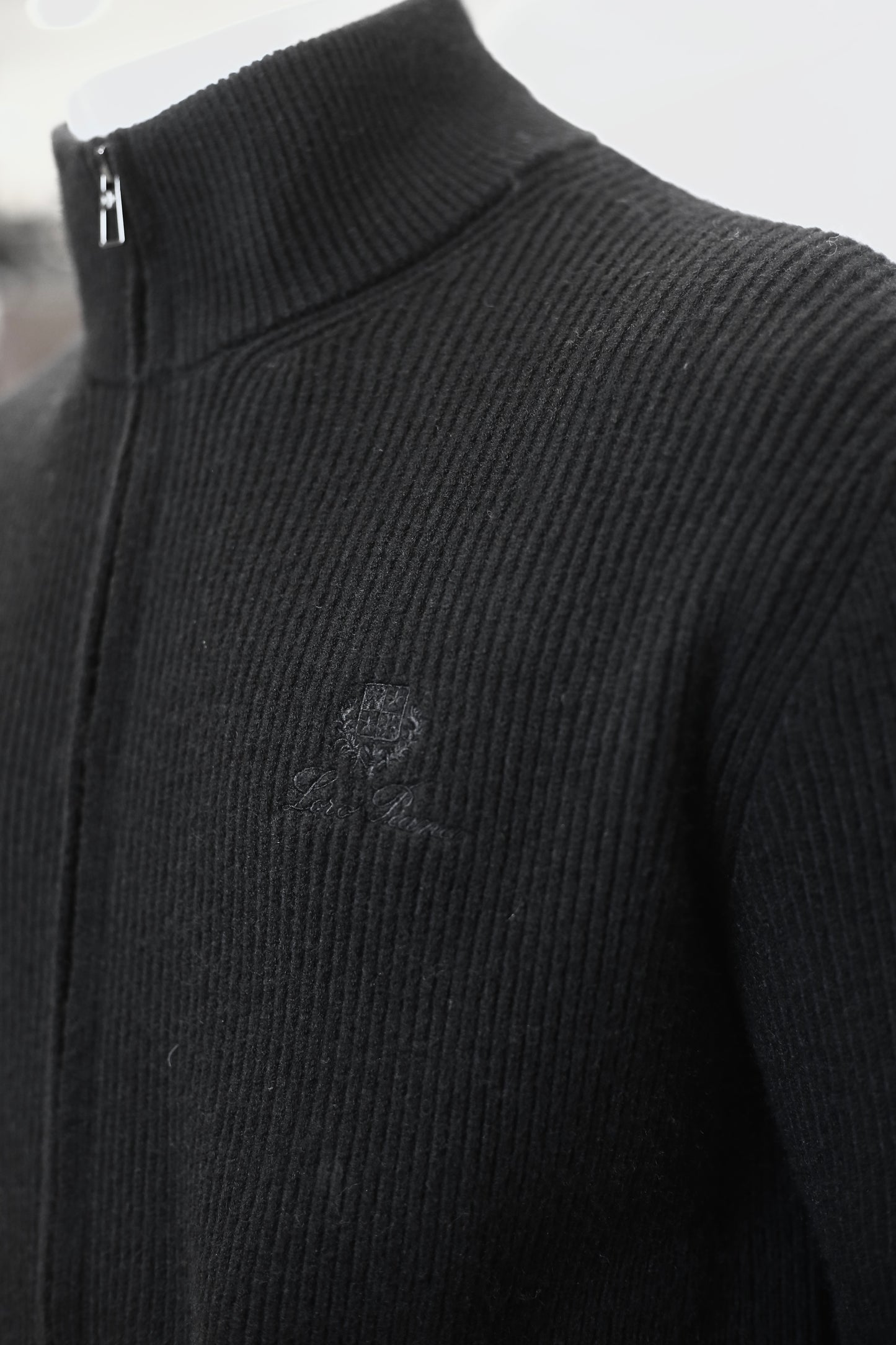 L-o-ra p-*-ana pullover