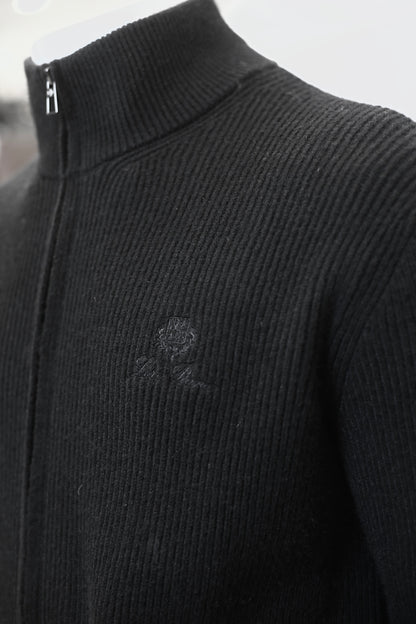 L-o-ra p-*-ana pullover