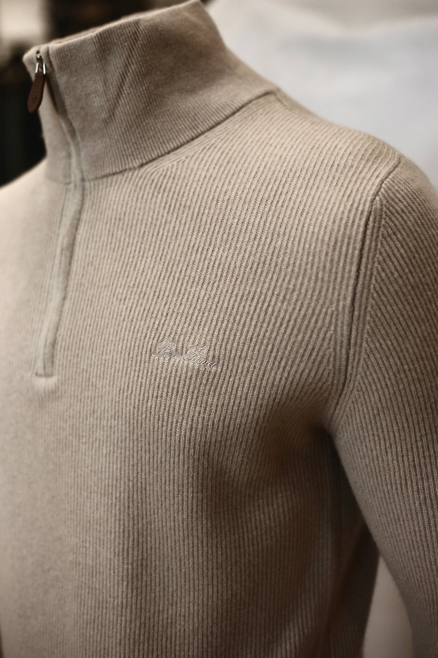 L-o-r-o p-*-a-n-a pullover