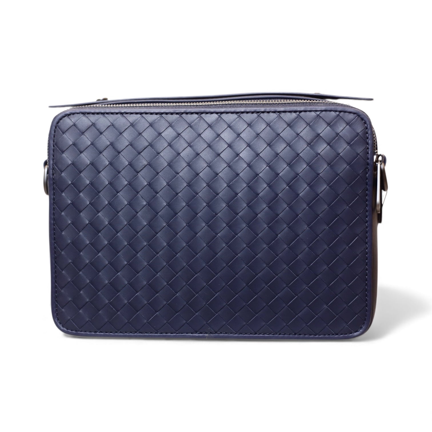 B-o-t-t-e-g-a Hand bag