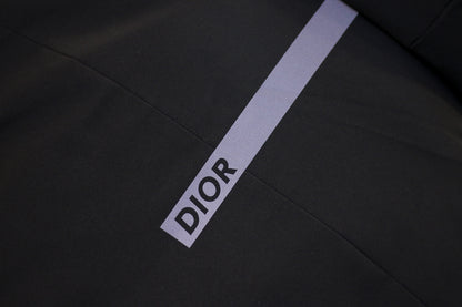 D-*-o-r jacket