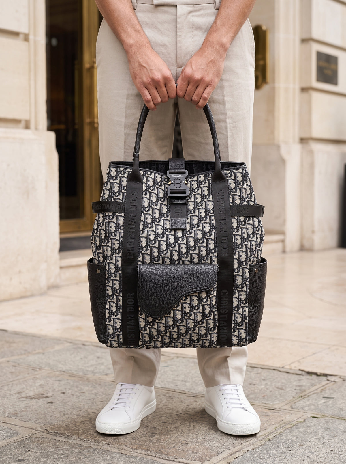 DIOR HAND BAGE