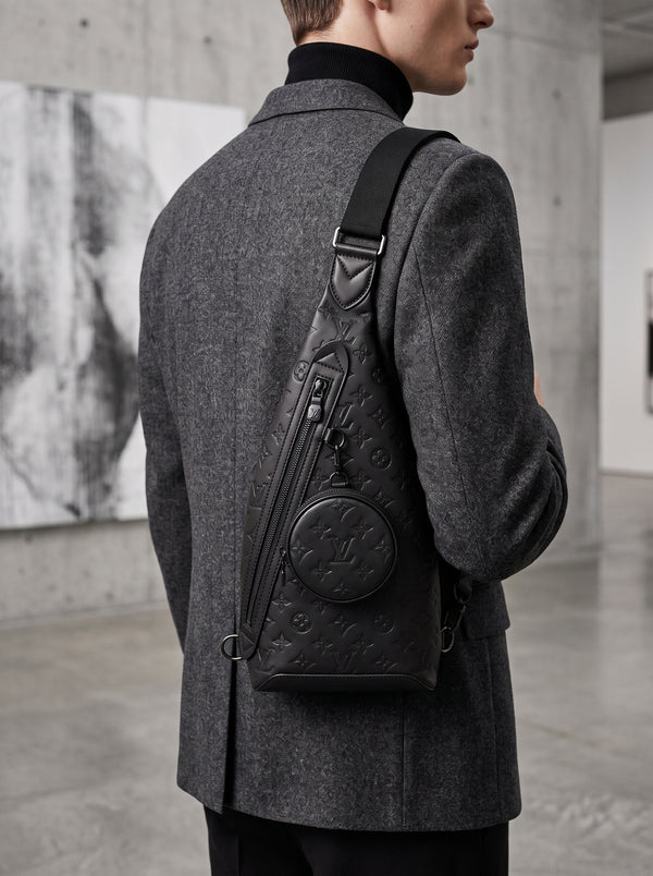 LO-U-IS VI-UTT-ION  BAG