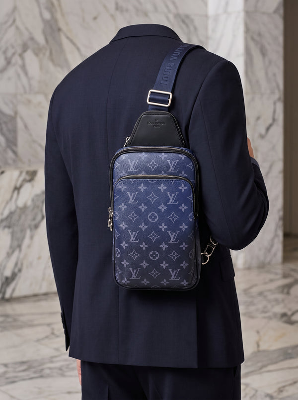 LO-UI-S VI-UTT-ION BAG