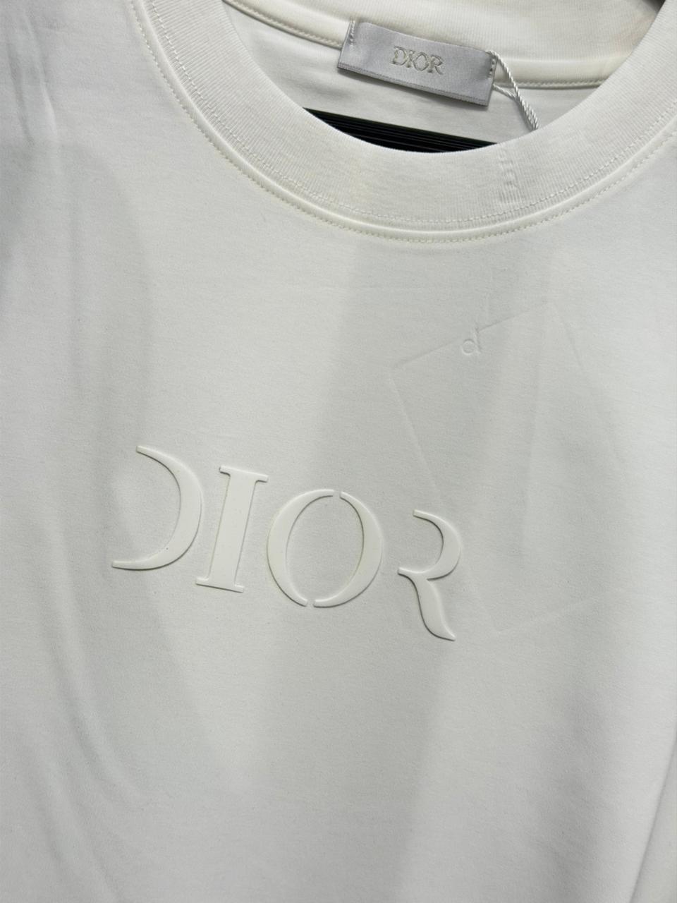 DIOR T-SHIRT.