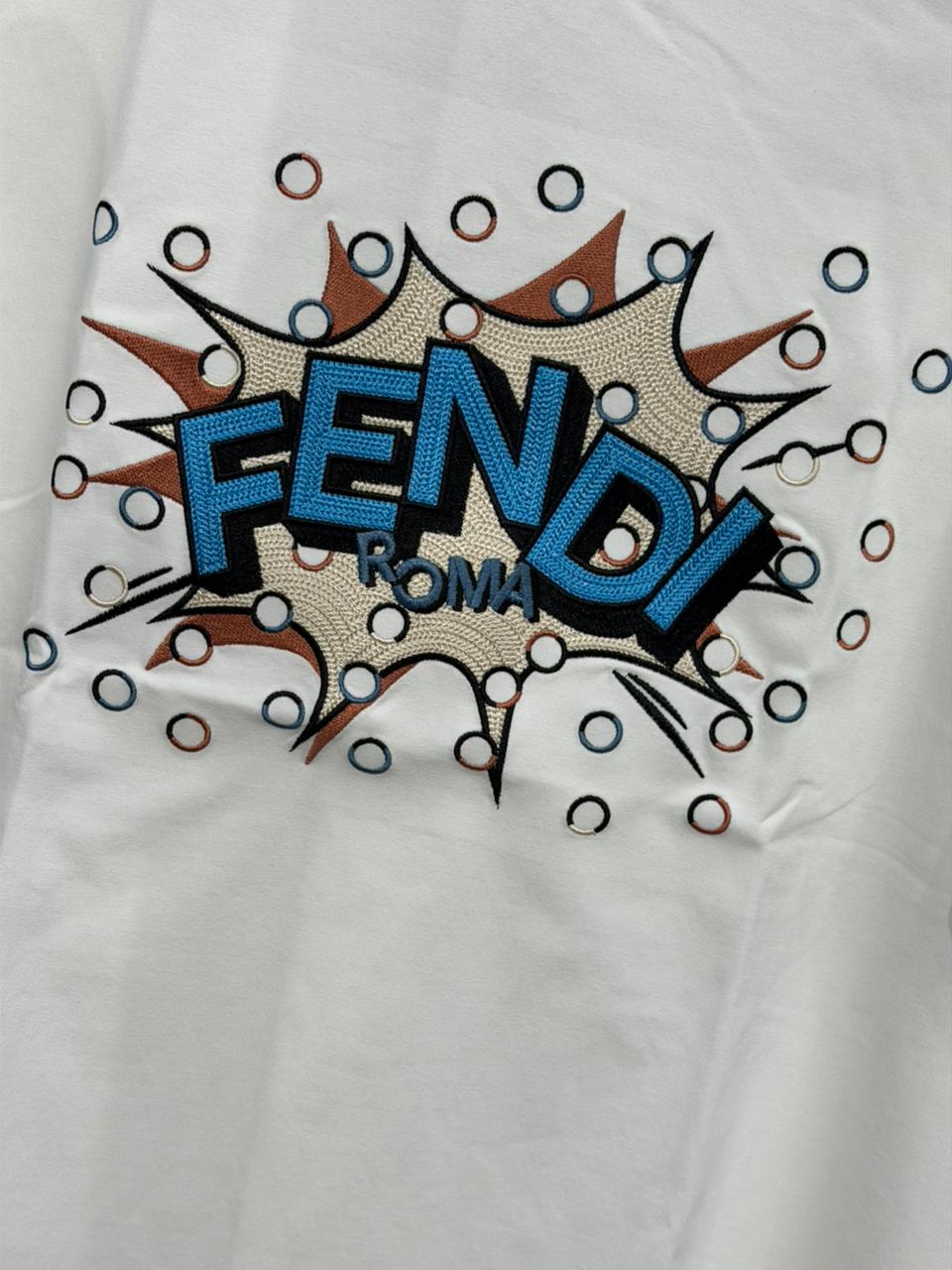 Fendi T-SHIRT.