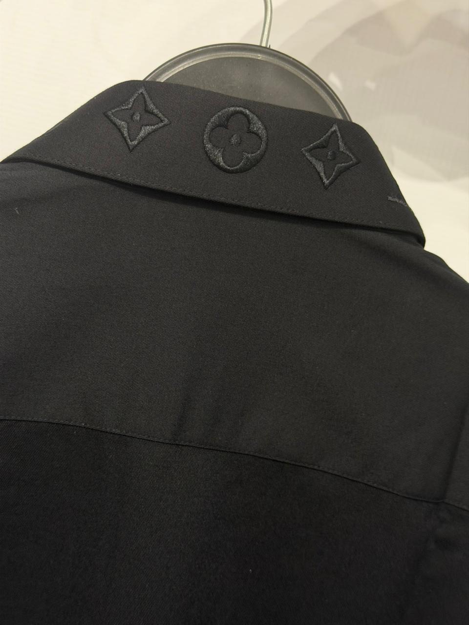 L-OIS V-IT-ON  SHIRT-