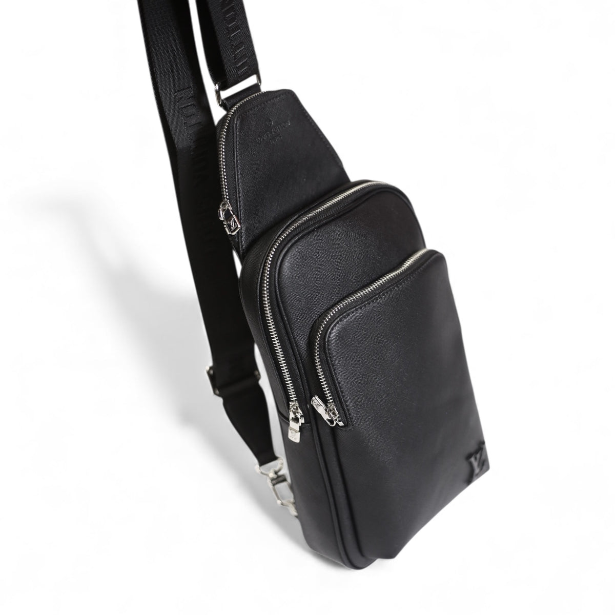 LO-UI-S VI-UTT-ION  BAG