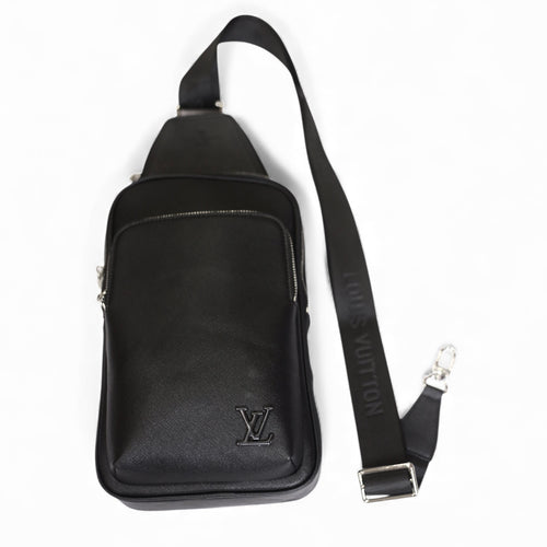 LO-UI-S VI-UTT-ION  BAG