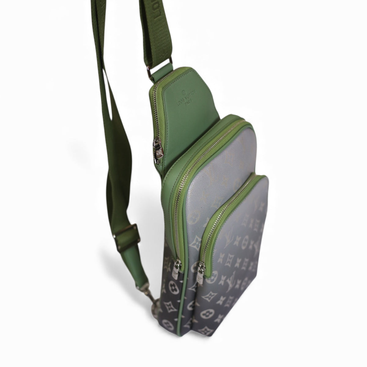 Lo-u-is Vu-it-ton  BAG