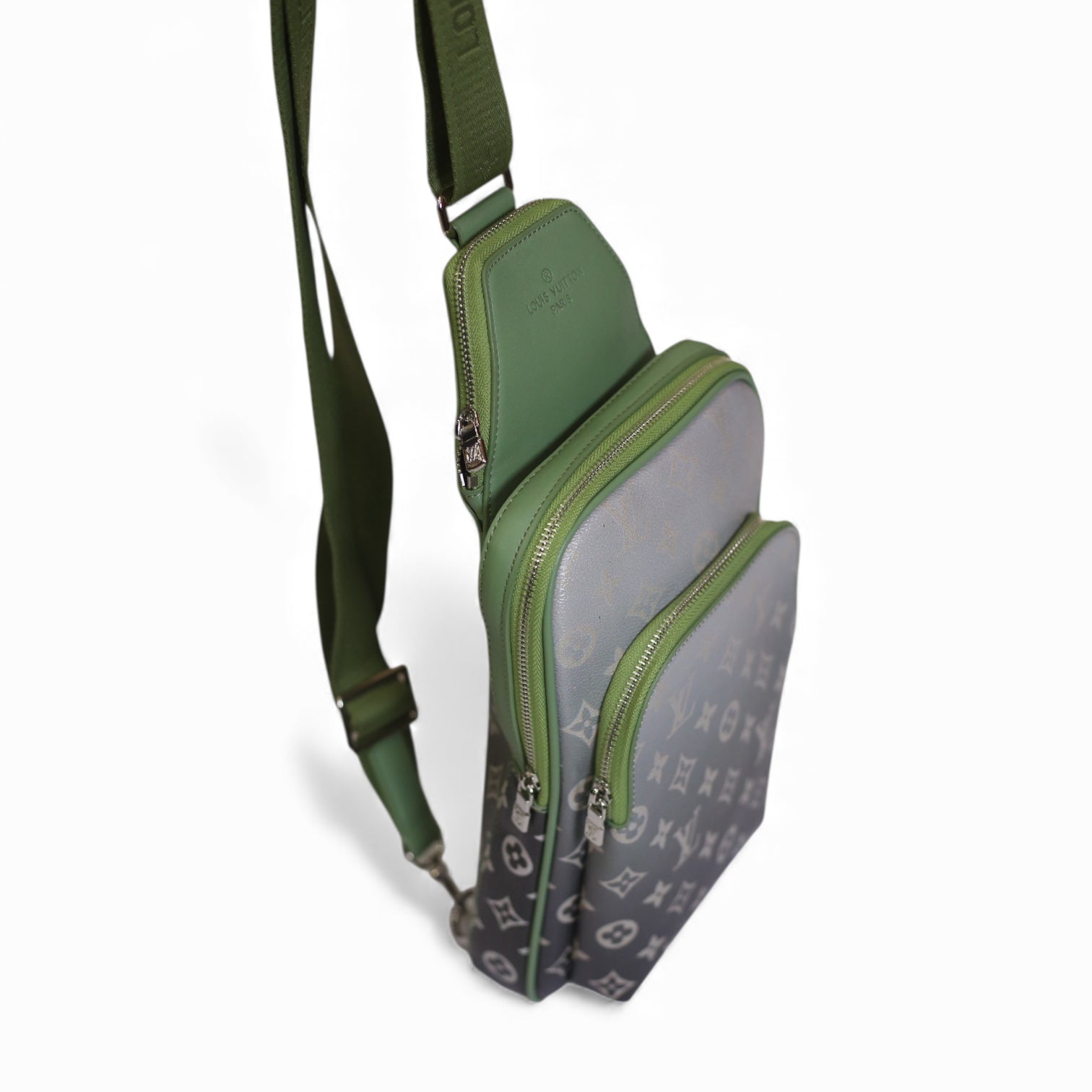 Lo-u-is Vu-it-ton  BAG