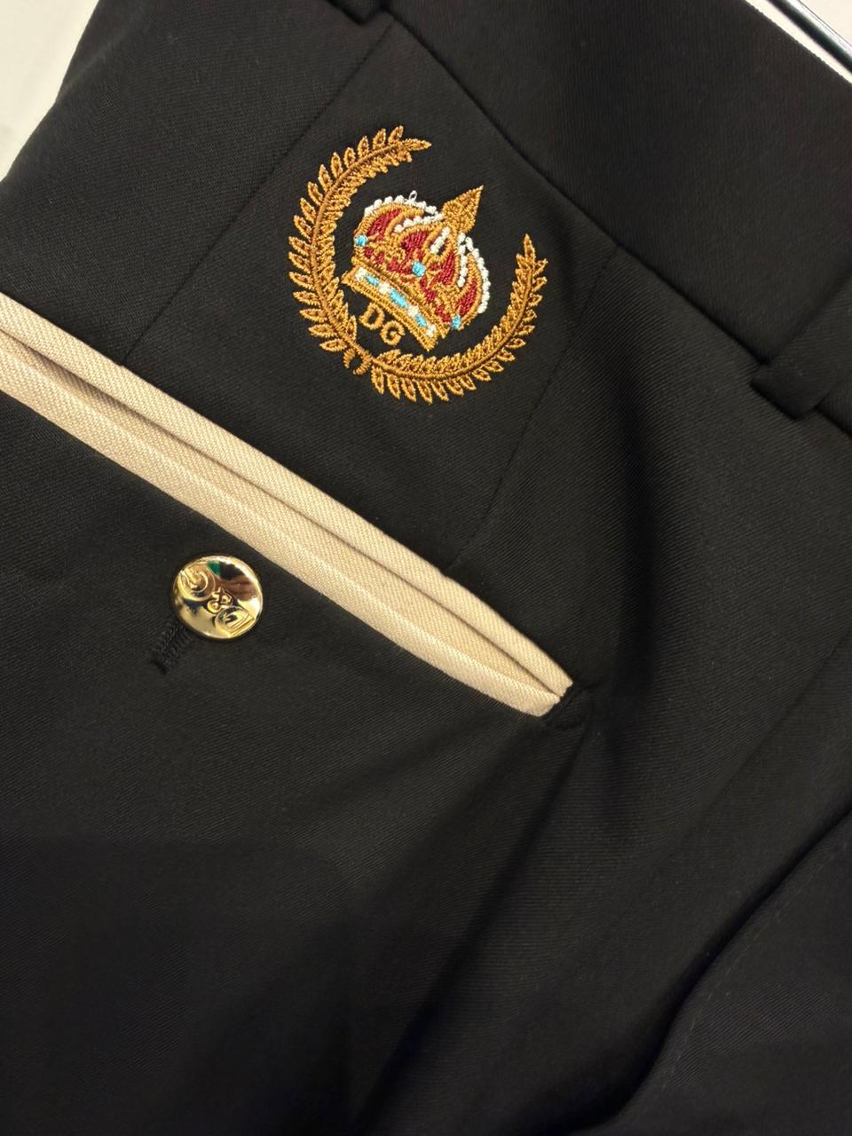 D&G SUITS.