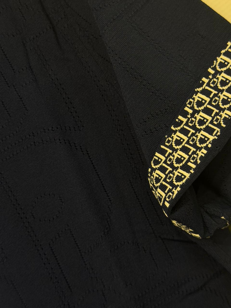 DIOR T-SHIRT.