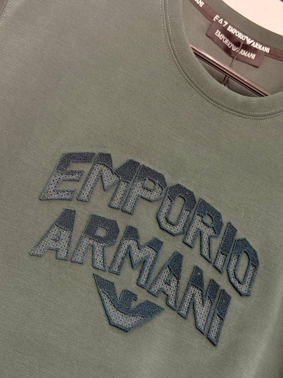 Emporio Armani T-SHIRT.