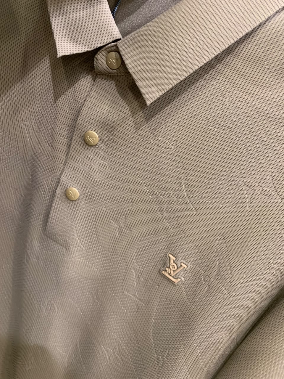 LO-UIS VI-UTT-ION POLO SHIRT