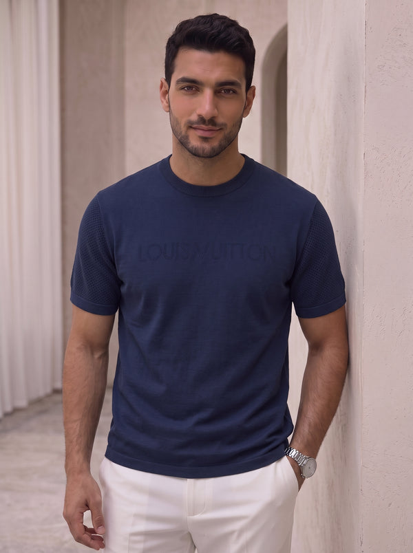 LO-UIS V-UIT-ON T-SHIRT.