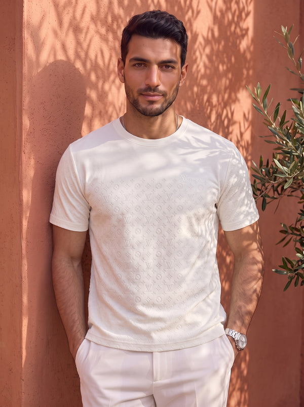 L-ou-i V-toin T-shirt.