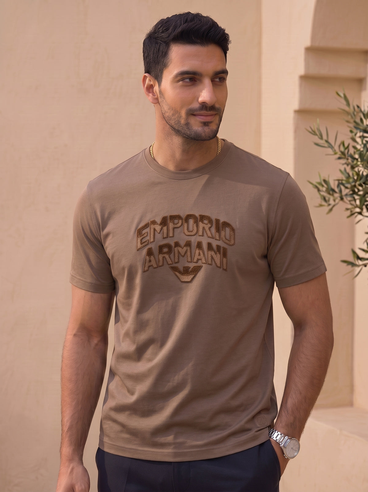 Emporio Armani T-SHIRT.