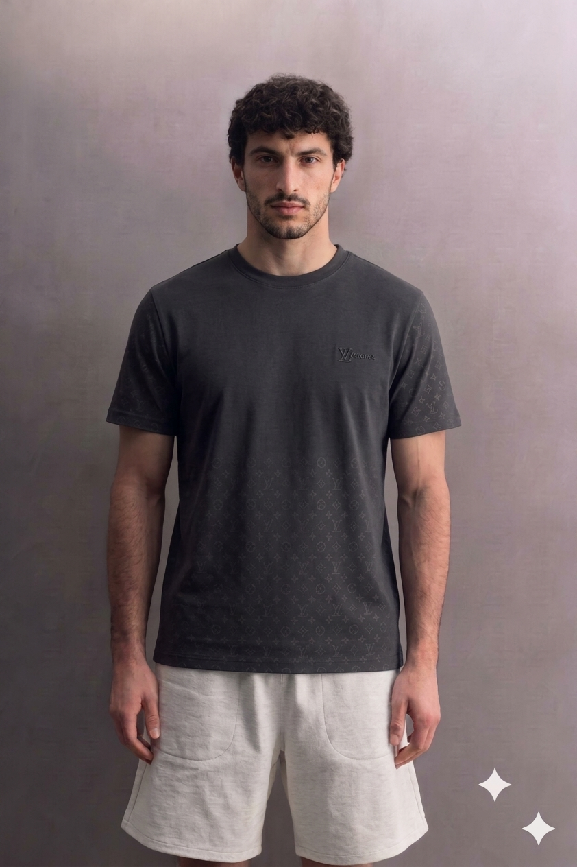 L-ou-i V-toin T-shirt.