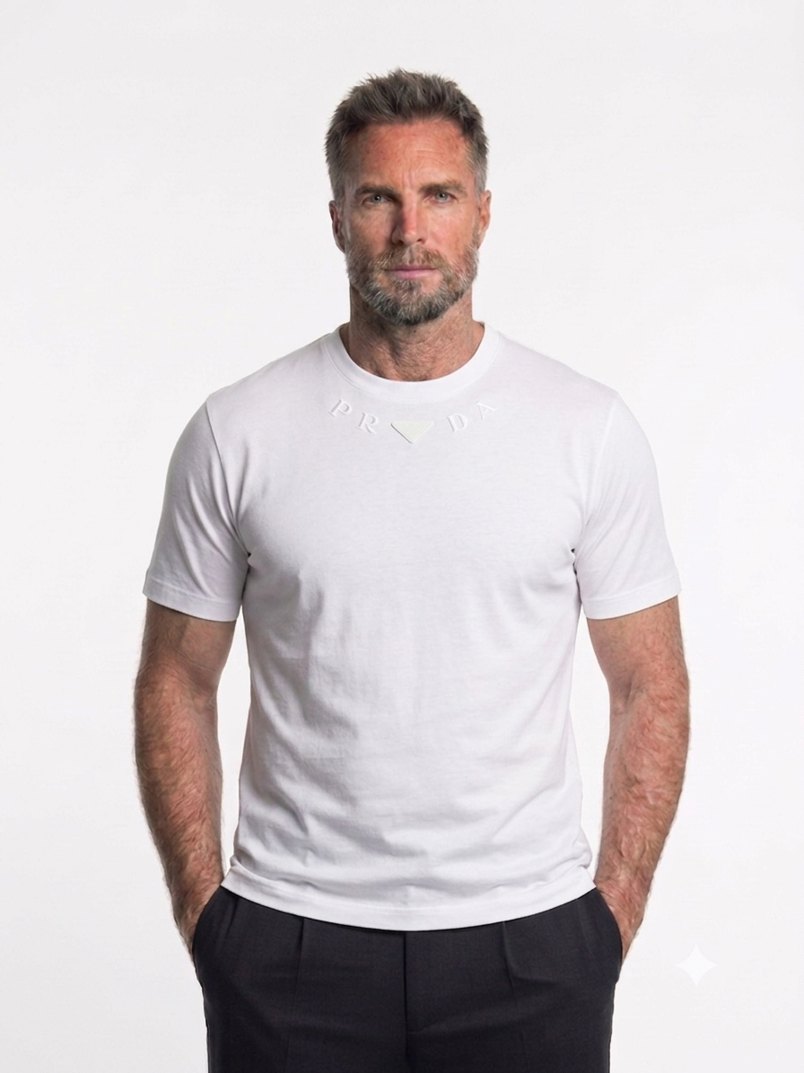 PRADA T-SHIRT.