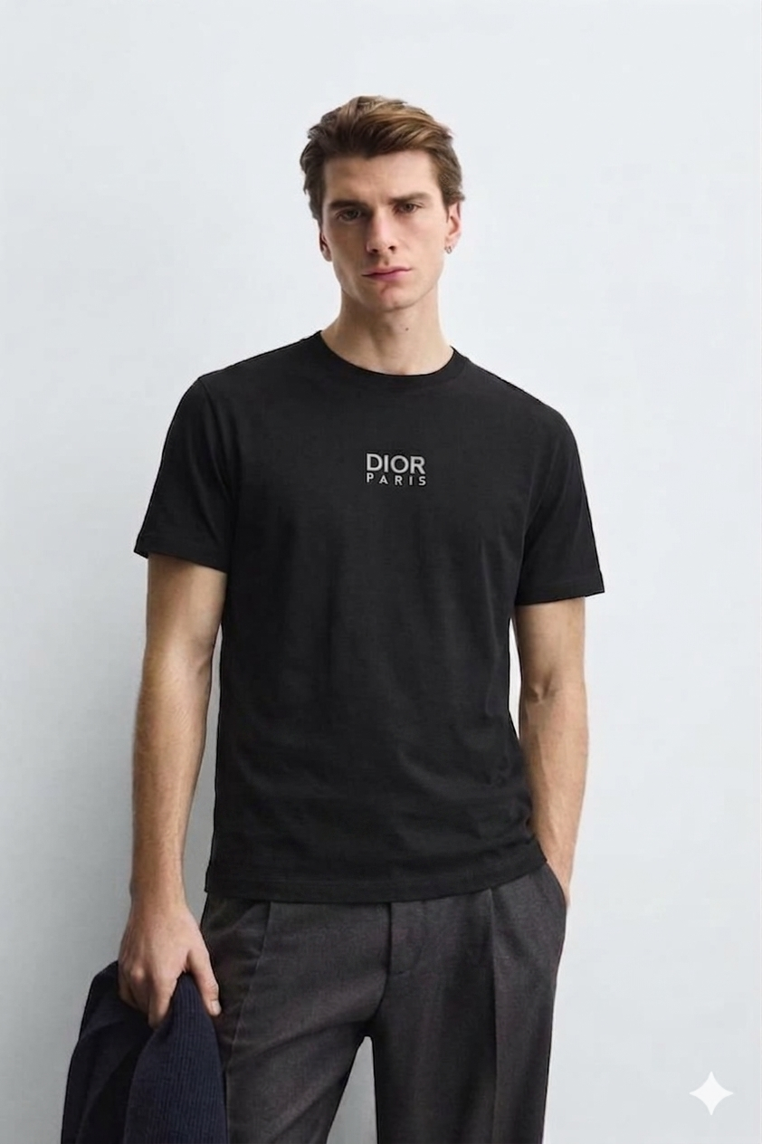 CHRISTIE DIOR T-shirt.