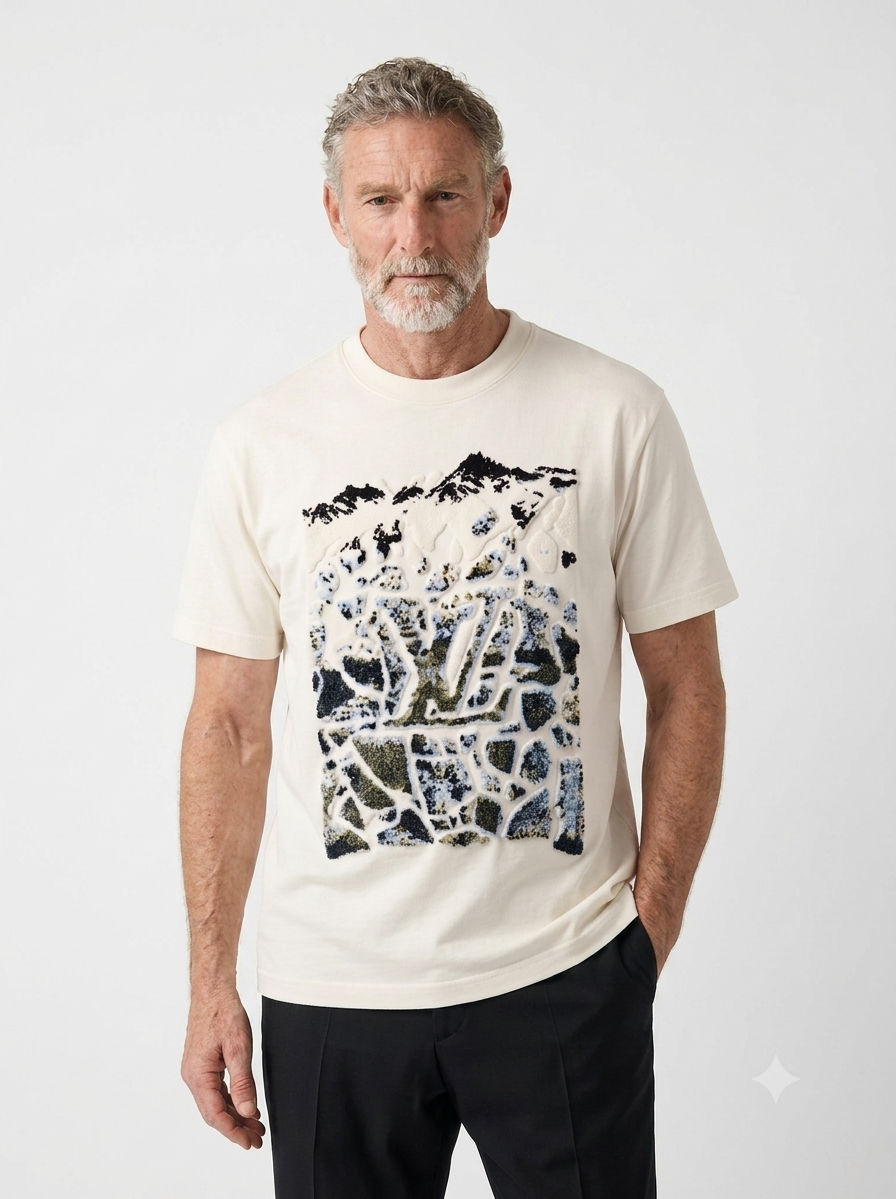 Lo-ui-s Vui-to-n  T-SHIRT.