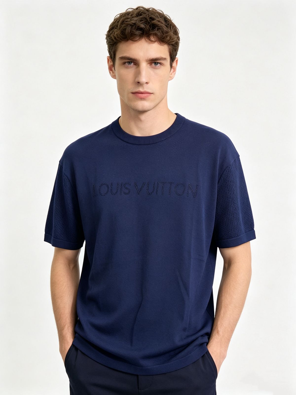 Lo-ui-s VUIT-n T-SHIRT.