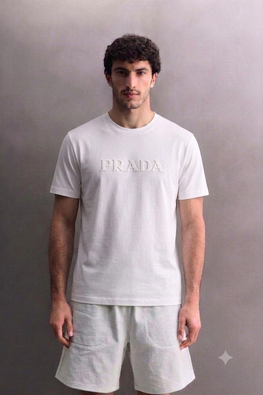 PRADA T-SHIRT.