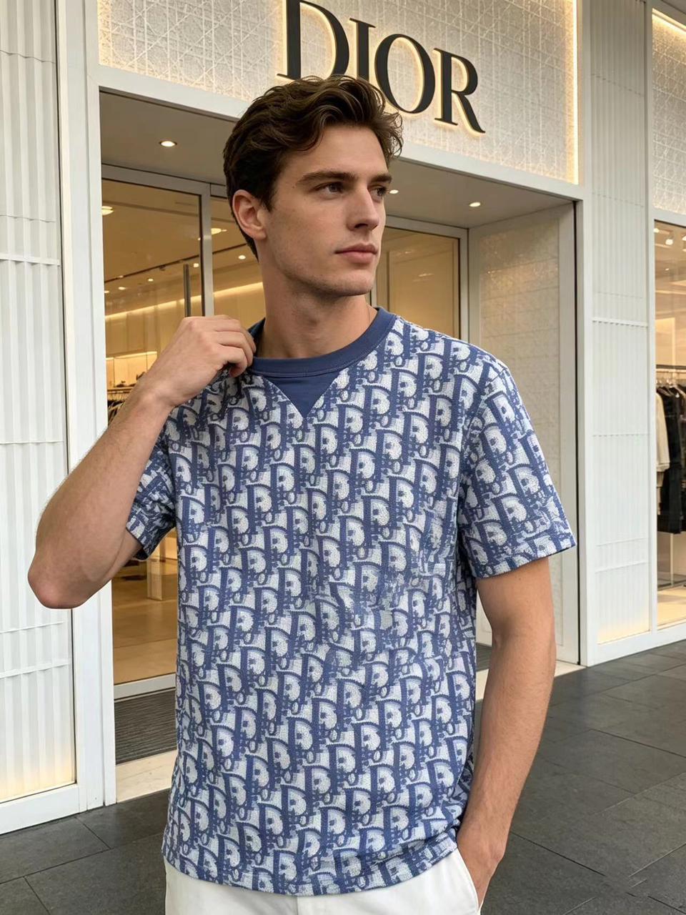 DIOR T-SHIRT.